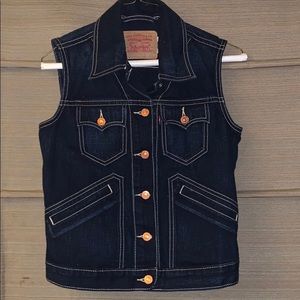 Awesome Levi’s Vest😎🔥